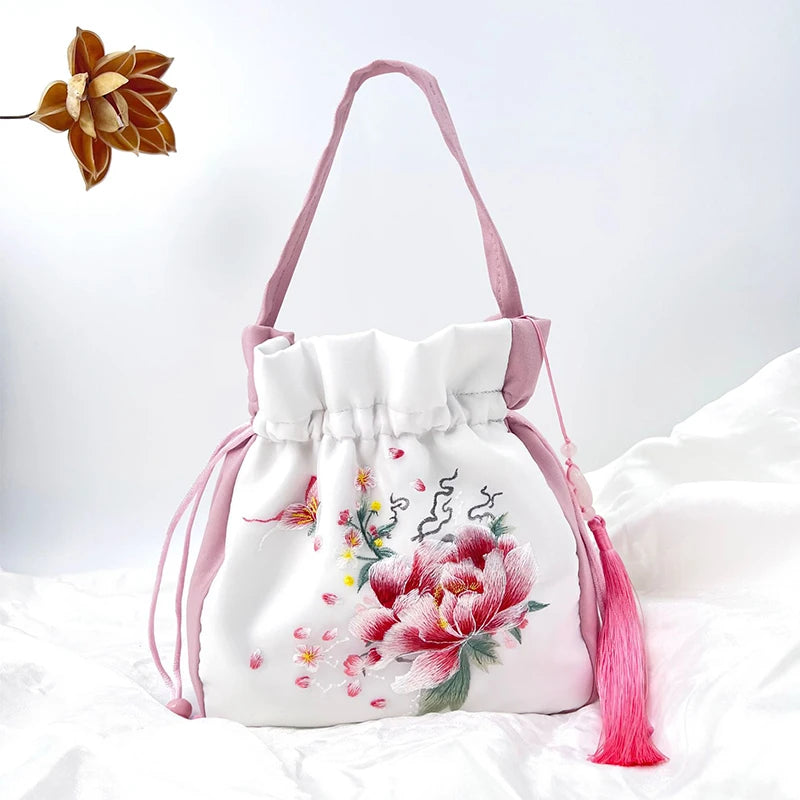 Puran Retro Flower Embroidery Bag