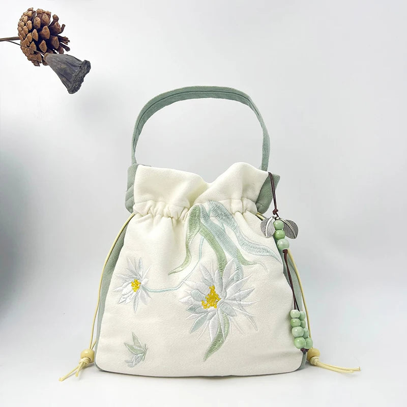 Puran Retro Flower Embroidery Bag