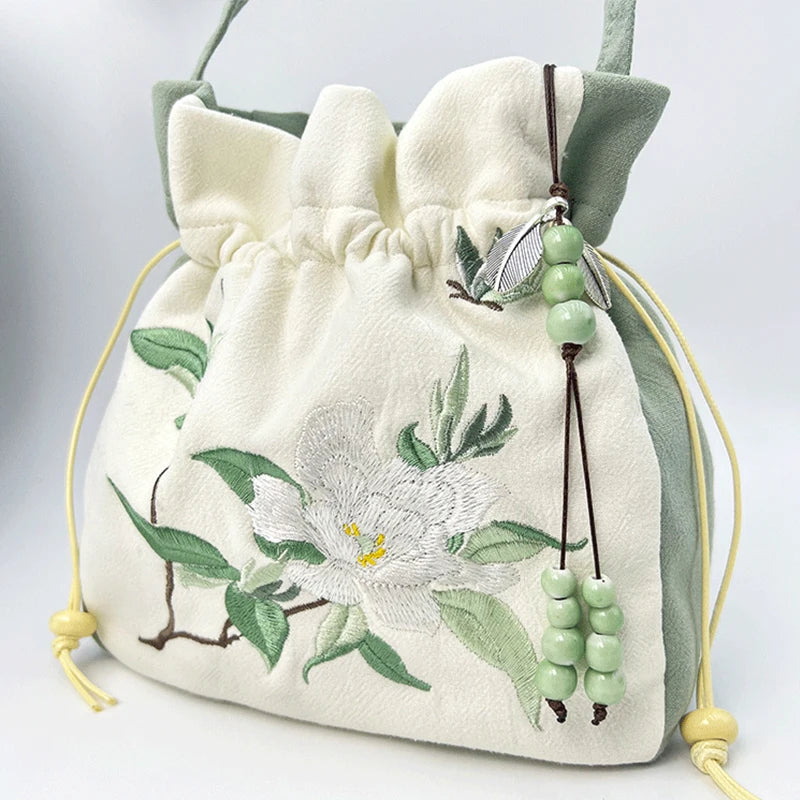 Puran Retro Flower Embroidery Bag