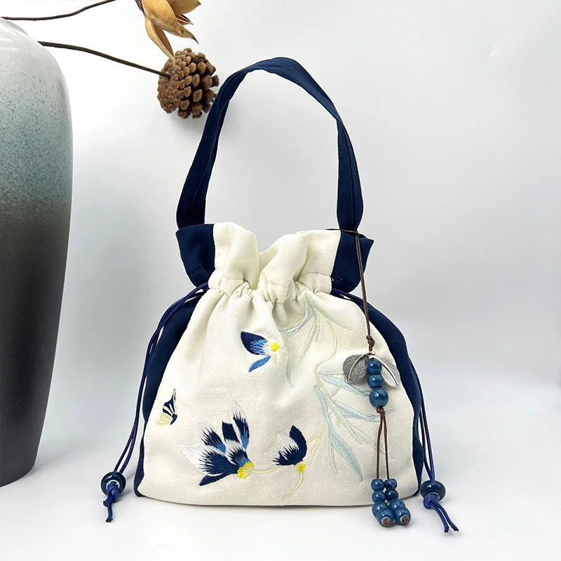 Puran Retro Flower Embroidery Bag