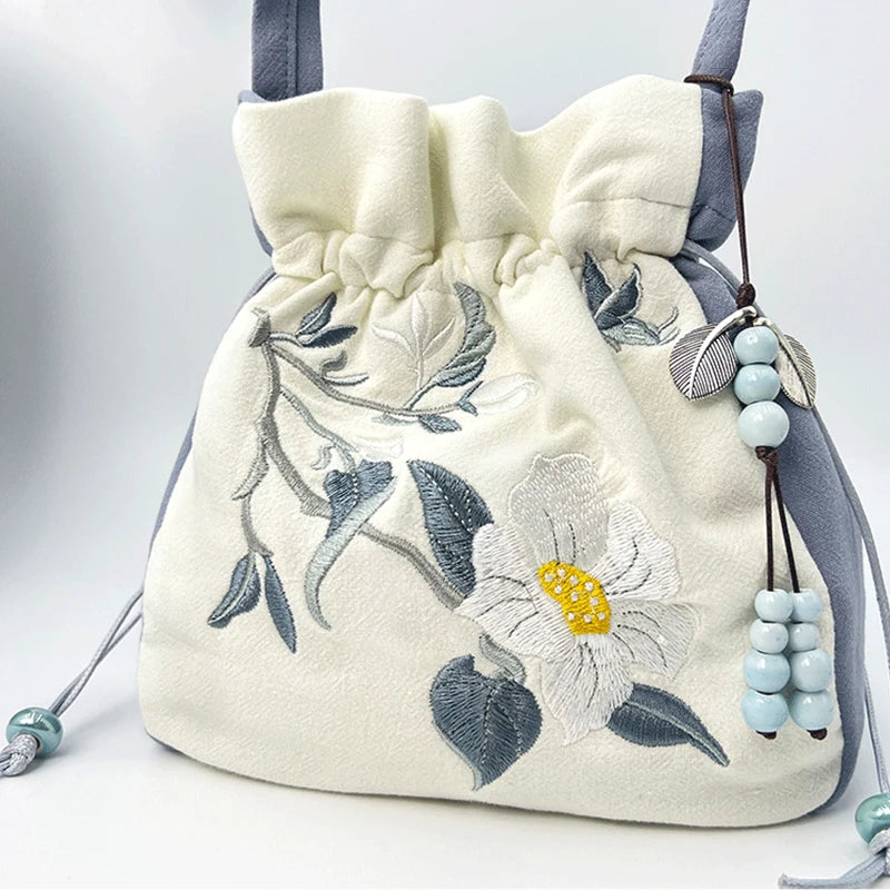 Puran Retro Flower Embroidery Bag