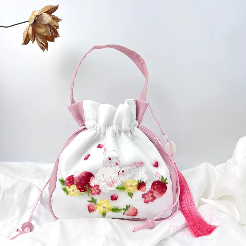 Puran Retro Flower Embroidery Bag